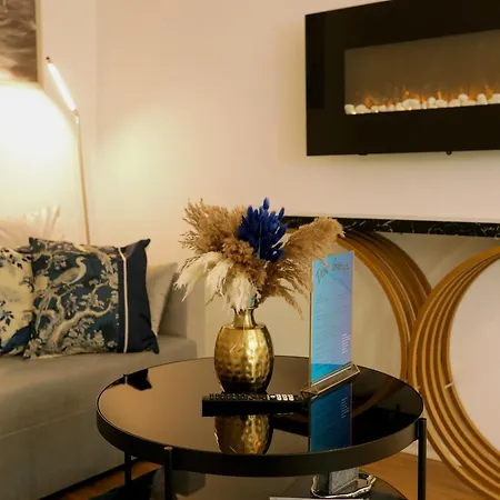 C - Gargen, Stilvoll, Modern & Cozy Im Zentrum Von شقة *