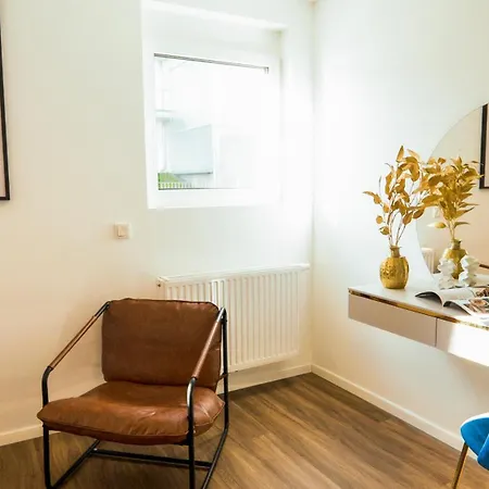 C - Gargen, Stilvoll, Modern & Cozy Im Zentrum Von * باساو