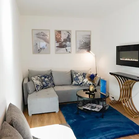 C - Gargen, Stilvoll, Modern & Cozy Im Zentrum Von شقة
