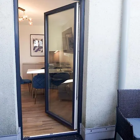 C - Gargen, Stilvoll, Modern & Cozy Im Zentrum Von شقة