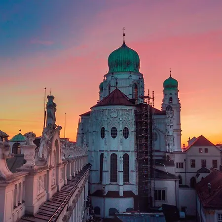 C - Gargen, Stilvoll, Modern & Cozy Im Zentrum Von Apartment